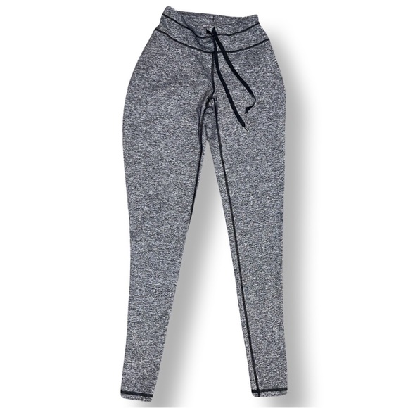 Victoria's Secret Pants - EUC - Victoria Secrets VSX Full Length Leggings - Size Small